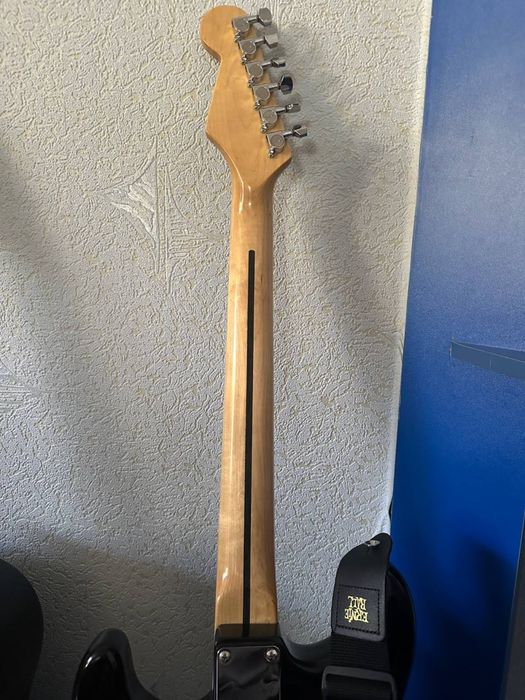 Электрогитара Fender Stratocaster