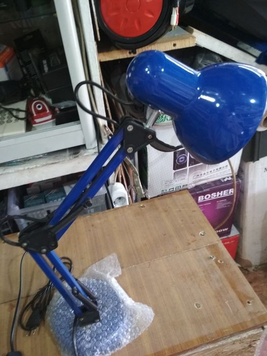 Лампа настольная светильник