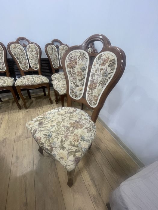 Продам классические деревянные стулья
