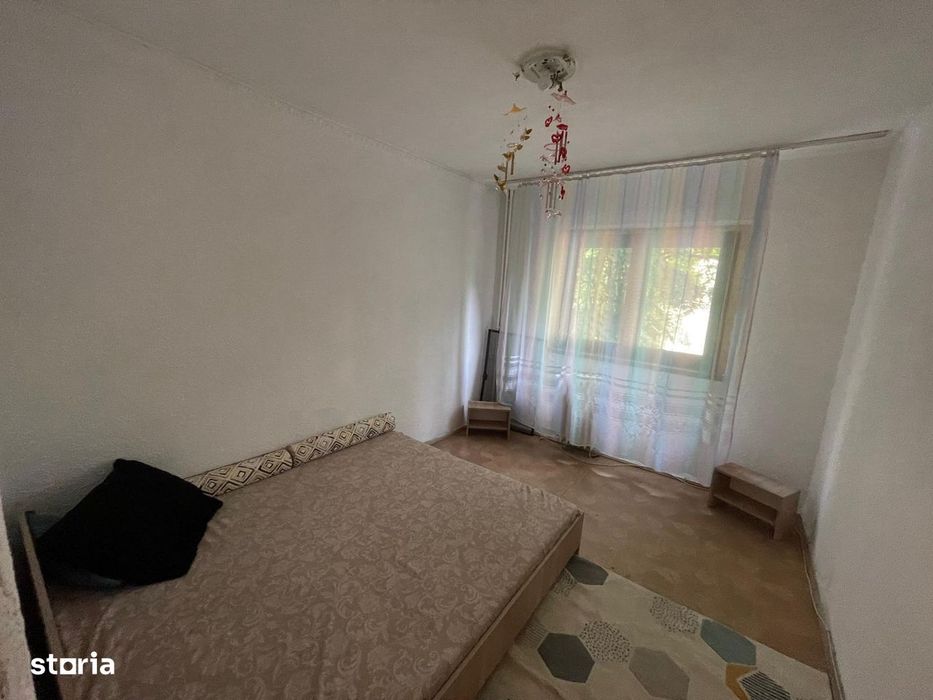 Apartament 3 camere, etaj 1/4,2 bai,69 mp, centrala,bloc 1981-Militari