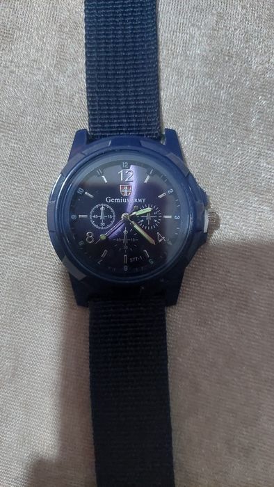 Часы новые наручные