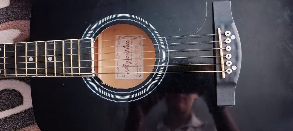 Продам новую гитару