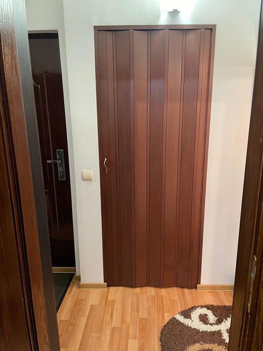 Vând apartament 3 camere girdu