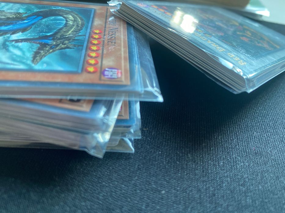 6 пакетчета с колекционерски yu gi oh карти