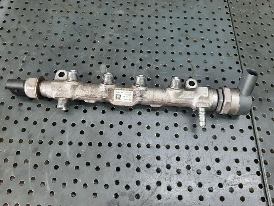 Rampa injectoare 1.6 tdi crb vw golf 7 passat b8 audi a3 8v skoda octavia 04l089b 057130764ab