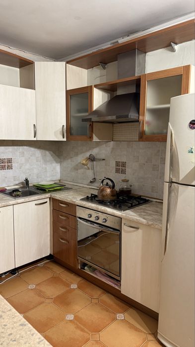Продам срочно кухню