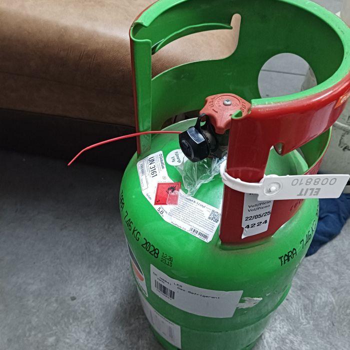 Бутилка за фреон -100 лева