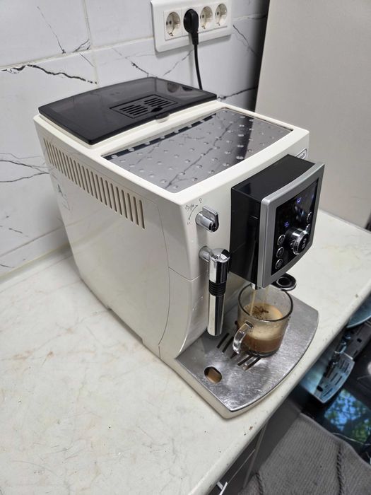 Espressor Automat DeLonghi Magnifica S ECAM23.210.W Aparat cu Cafea Boabe