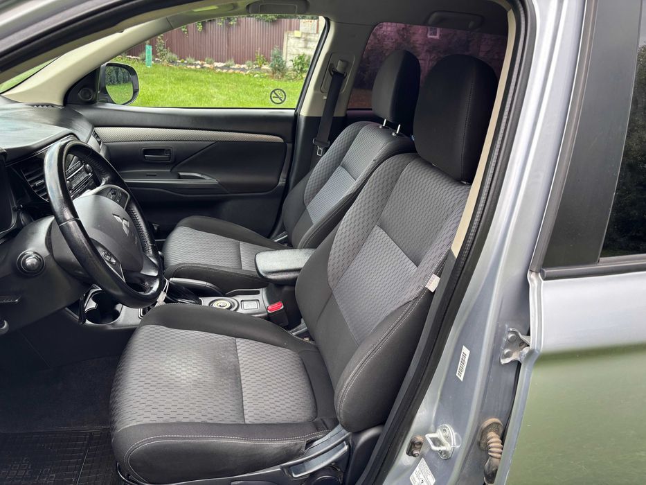 Mitsubishi Outlander 2015 , 4x4 , 2.2 diesel