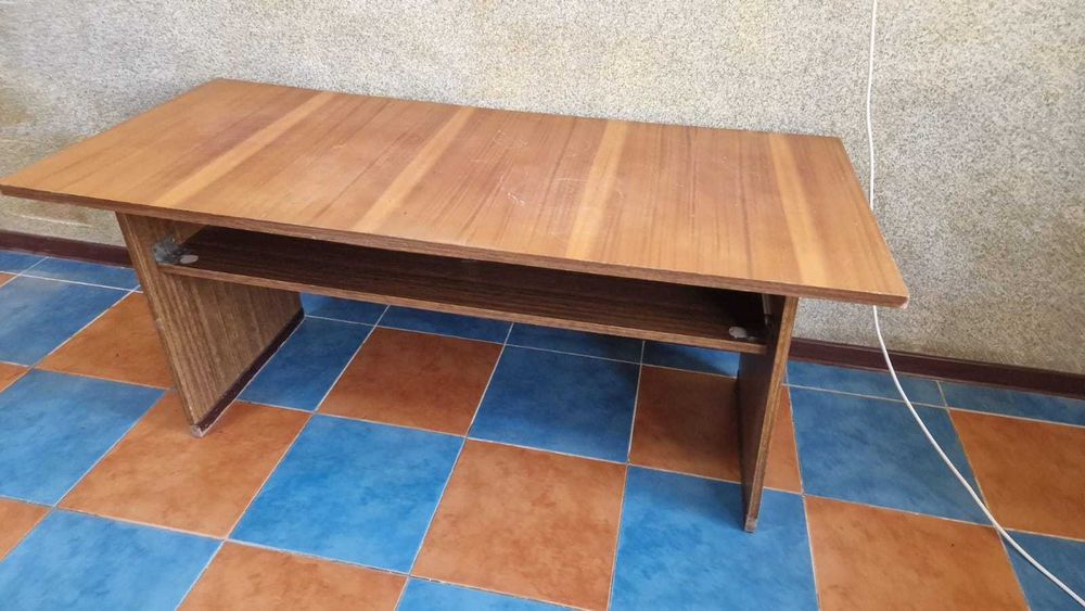 Журнальный столик, полочка