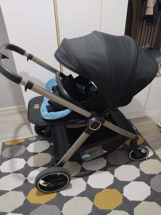 Продам коляску 2 в1