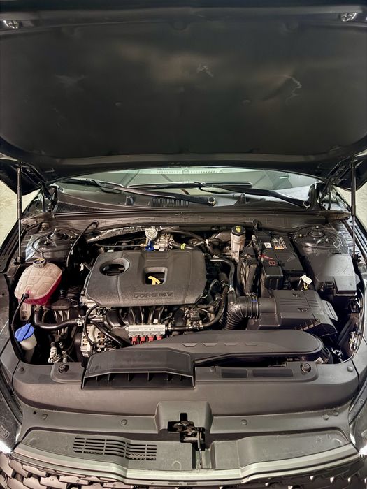 Срочно! KIA K5 Comfort 2L. Пробег 30000км. Пропан