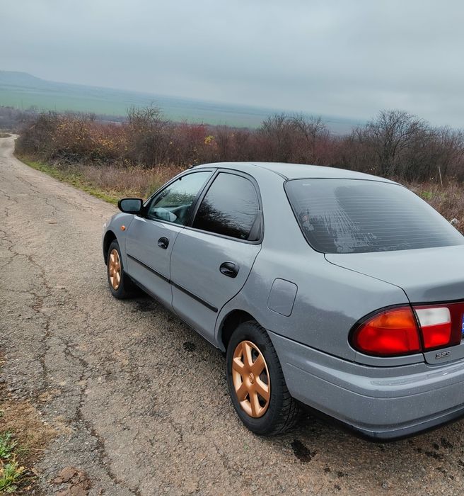 Mazda 323 benzina