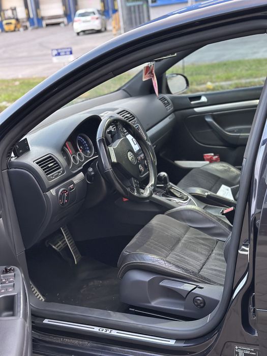 Schimb golf 5 PIRELLI edition