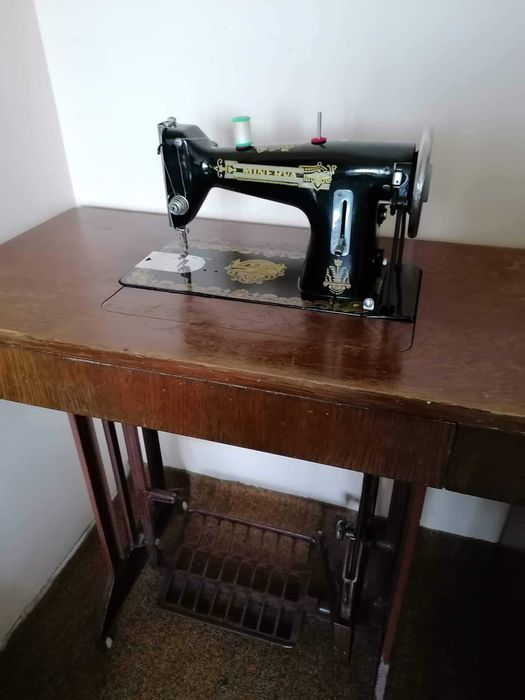 Крачна шевна машина