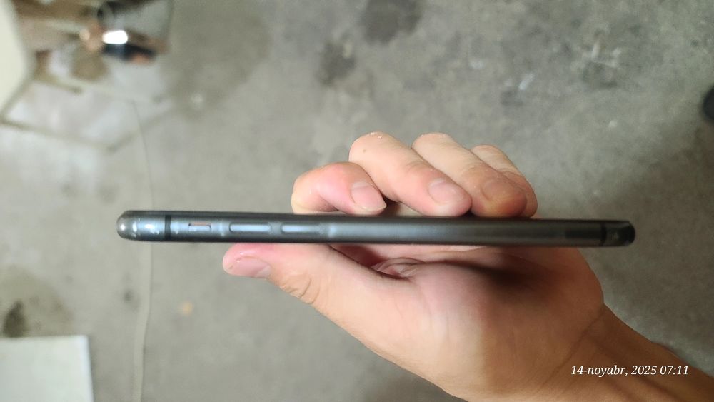 Iphone 11  sotiladi