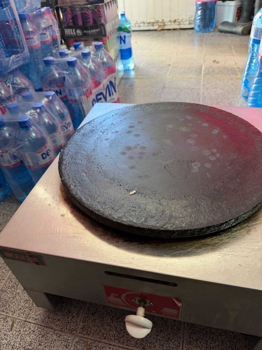 Котлон за палачинки на газ