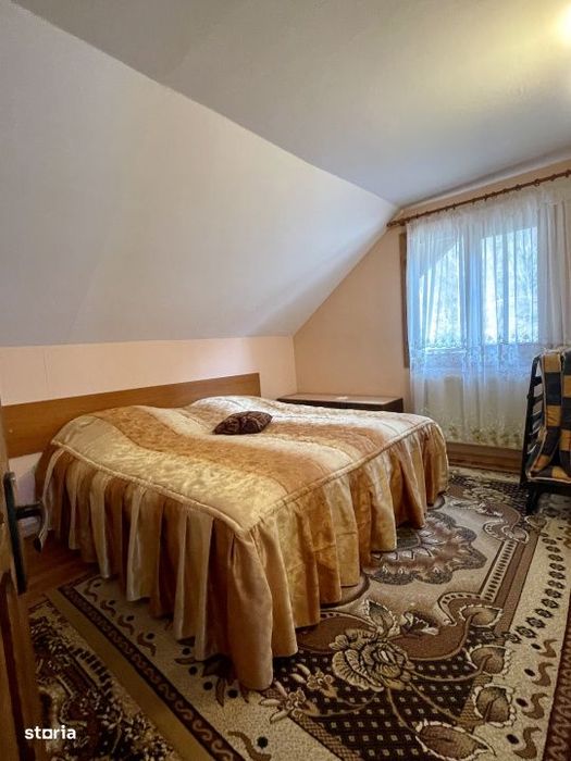 Oaza de liniste: casa + padure pana pe creasta muntelui