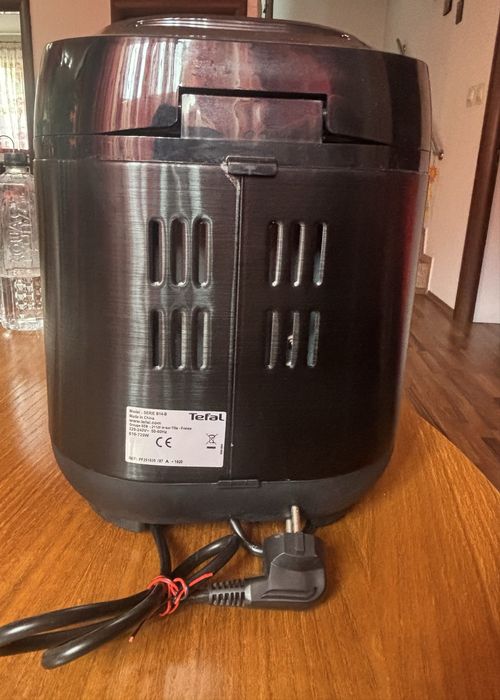 Vând mașină de făcut pâine Tefal Serie B14-B