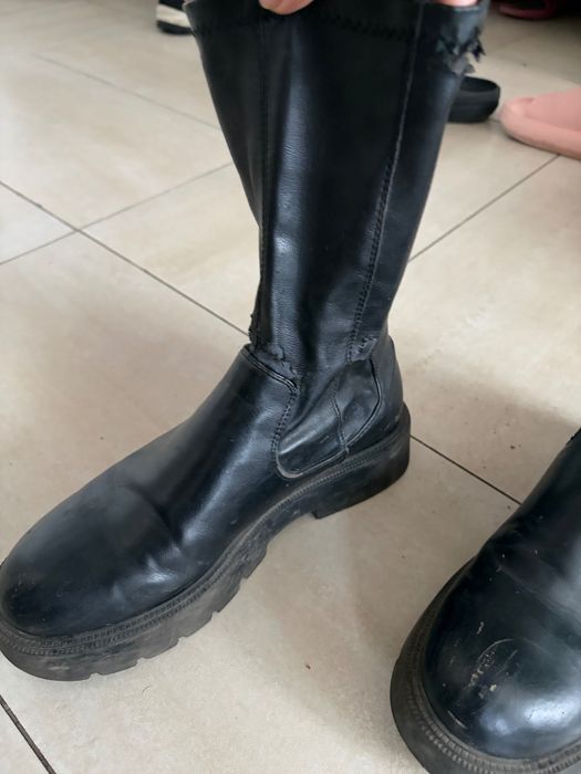 Bocanci Negri Bershka