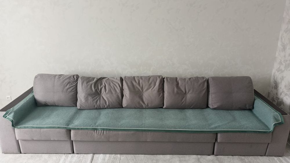 Диван срочно продам