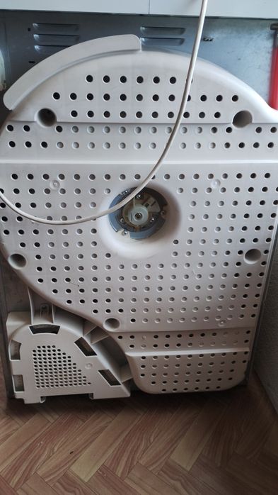 Работеща сушилня за дрехи.