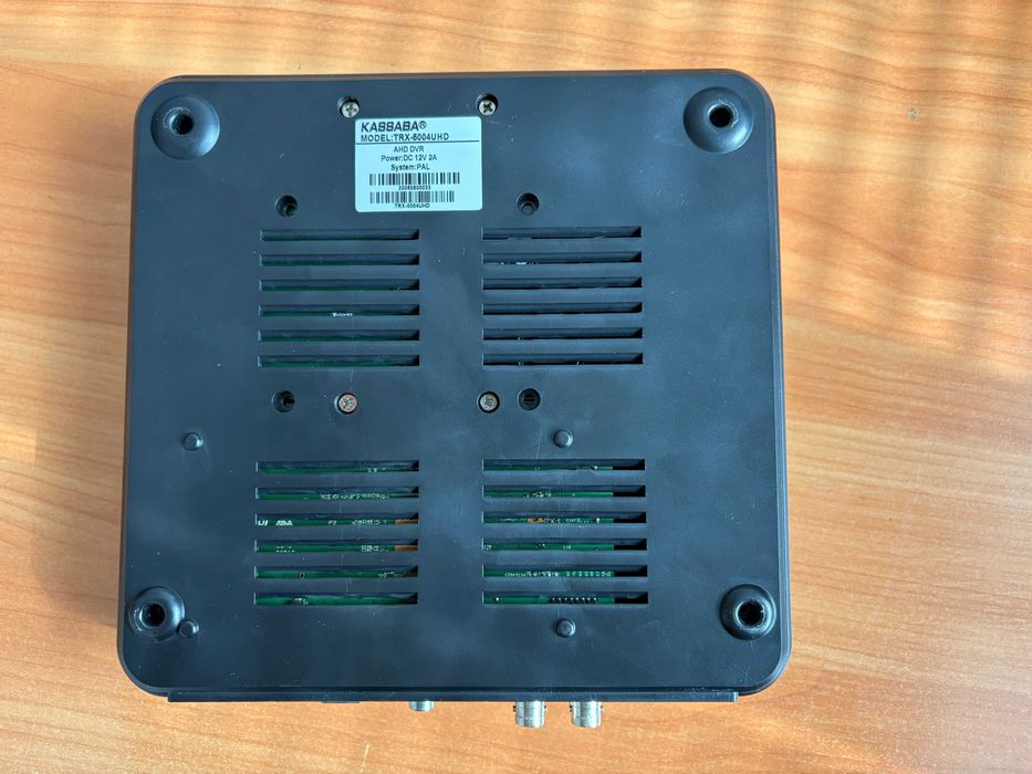 Хибриден 4-канален 5MPX DVR TRX-5004UHD