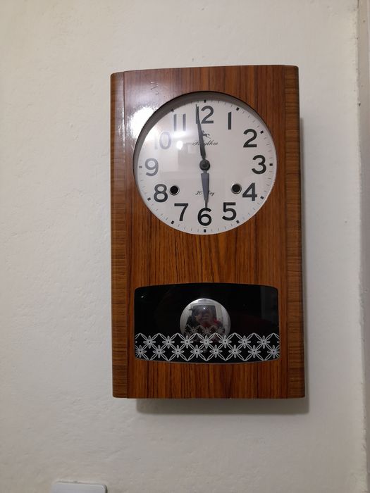 Ceas,Pendulă de perete