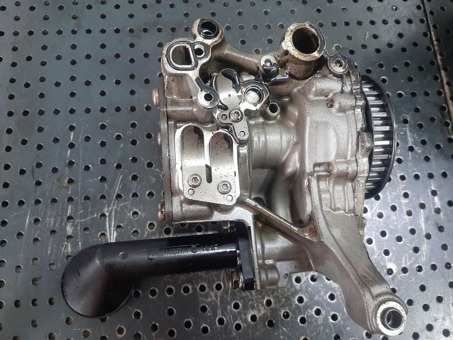 Pompa ulei audi a3 8v vw golf 7 seat leon skoda octavia 3 1.6 tdi cxx 04l145305