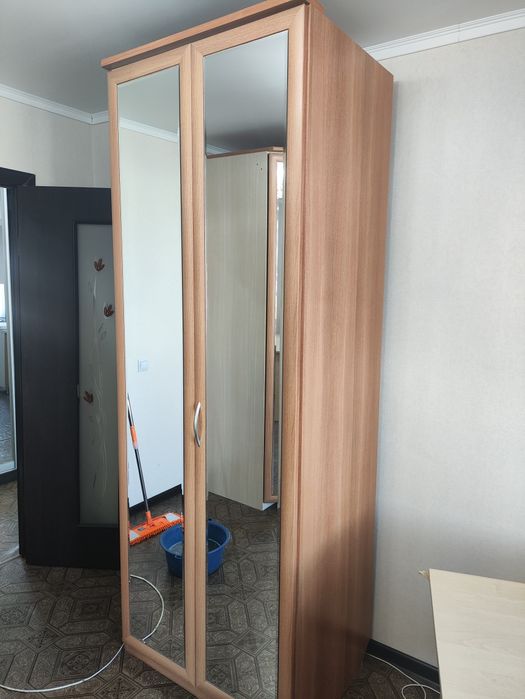 шкаф 35000, стол в подарок