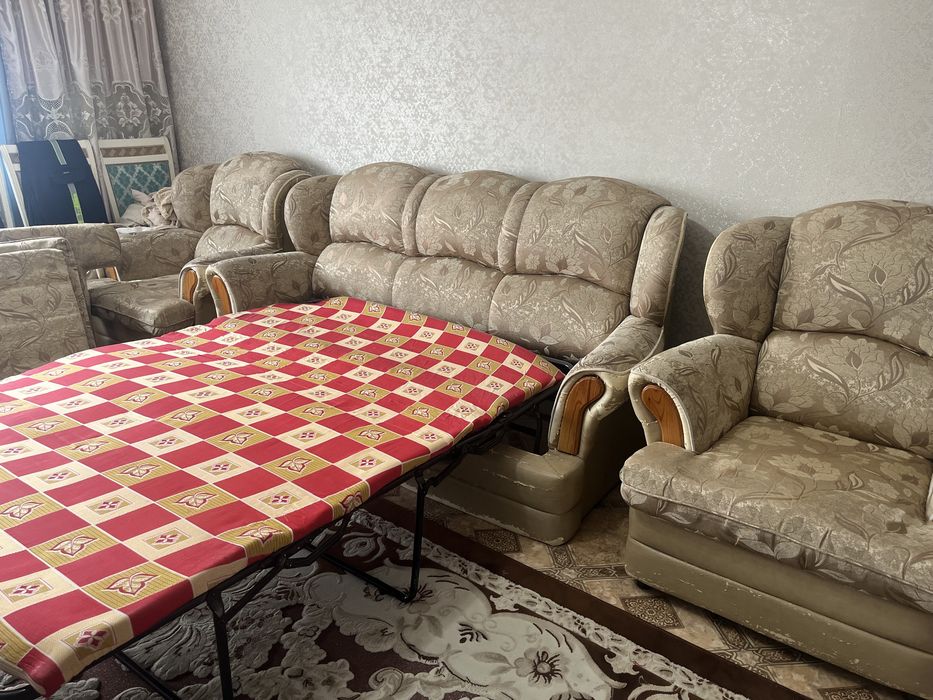 Продам Диван б/у