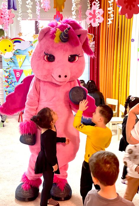 Айиклар хизмати ва клоун маскарабоз