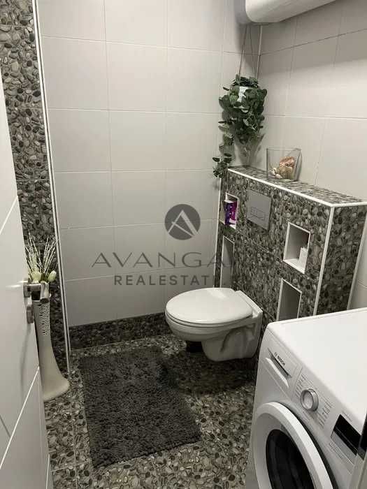 Продава се Тристаен апартамент в Пловдив, Христо Смирненски - 75 кв.м за 2027 €/кв.м - Снимка #10