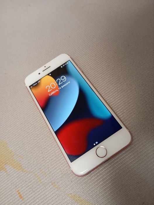 iPhone 7 в хорошем состоянии