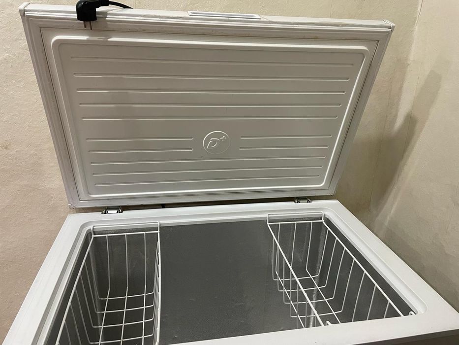 Продам морозильник