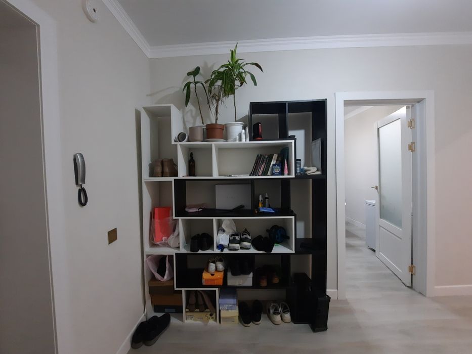 Продам шкаф,полки и диван (пылесос в подарок)