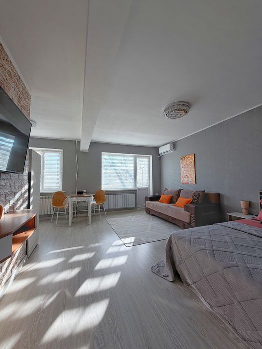 Люкс 1-ком., возле ДК посуточно