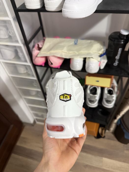 Adidasi Nike tn