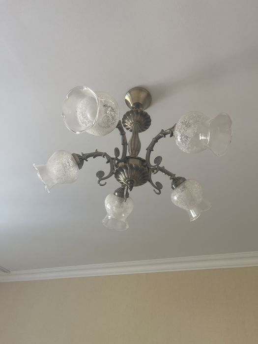 Продам люстру. Люстра в отличном состоянии.