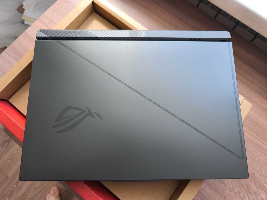 Asus Rog Strix 18 i9-13980 RTX4070 64gb 1tb