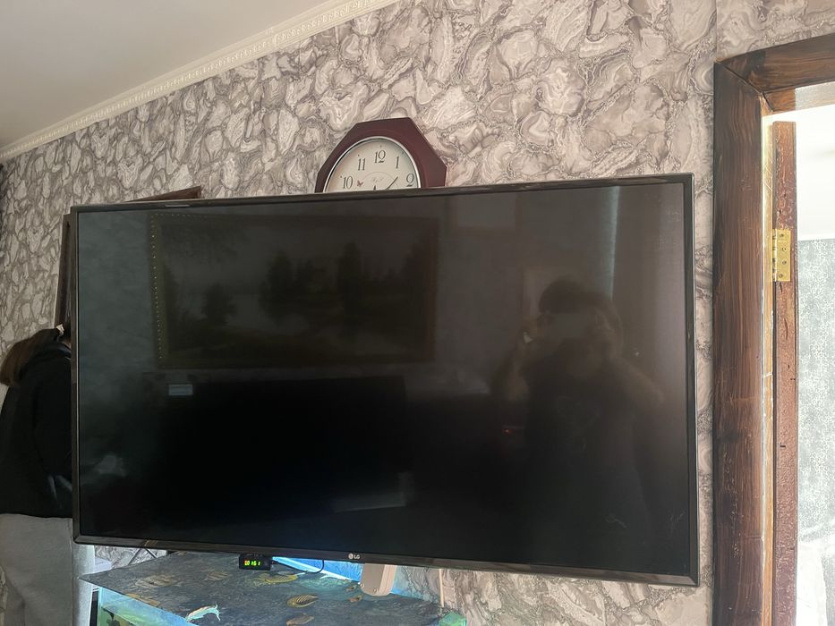 Продам телевизор LG