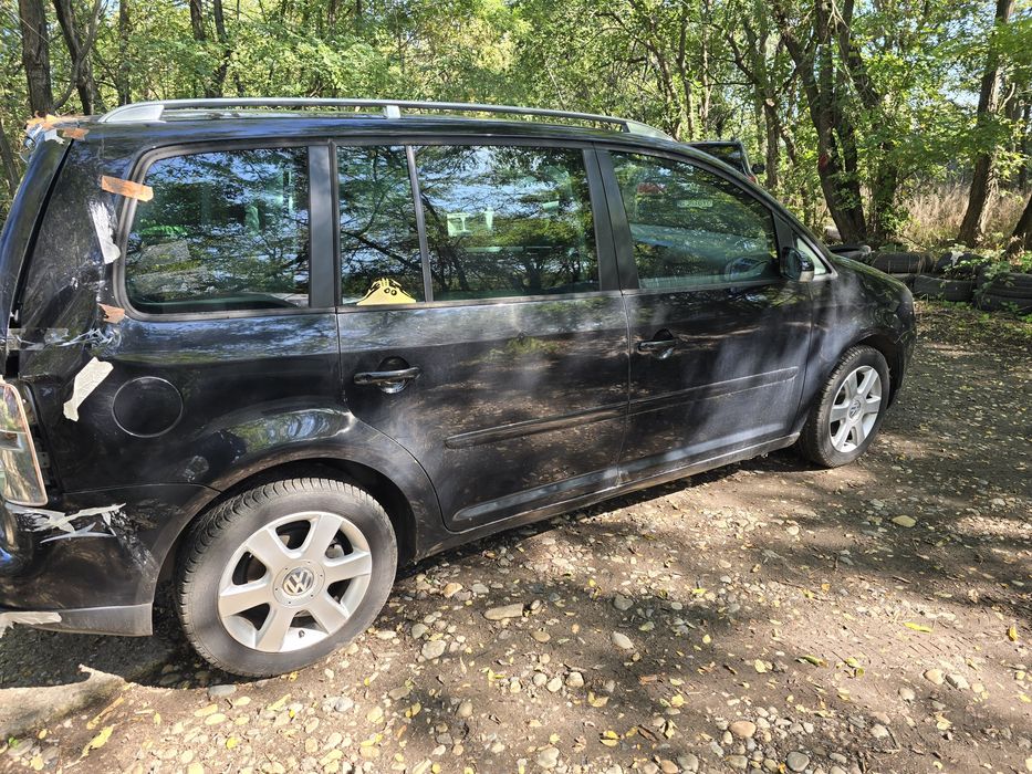 Piese Auto din Dezmembrari VW Touran 2005 2.0 diesel