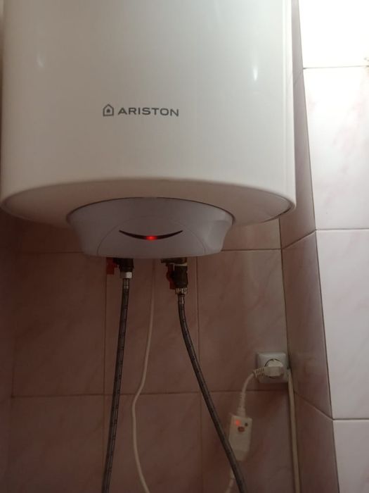 Водонагреватель Аристон