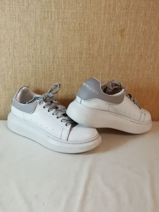 Продам кеды, кроссовки  недорого.