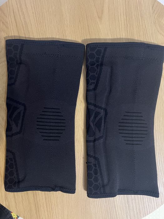 Suport de genunchi cu pad de gel si stabilizatori, M