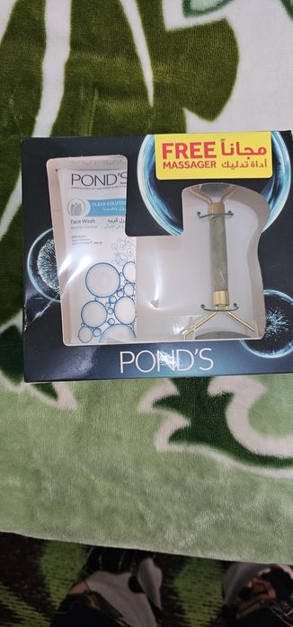 yuz uchun kosmetik nabor sotiladi