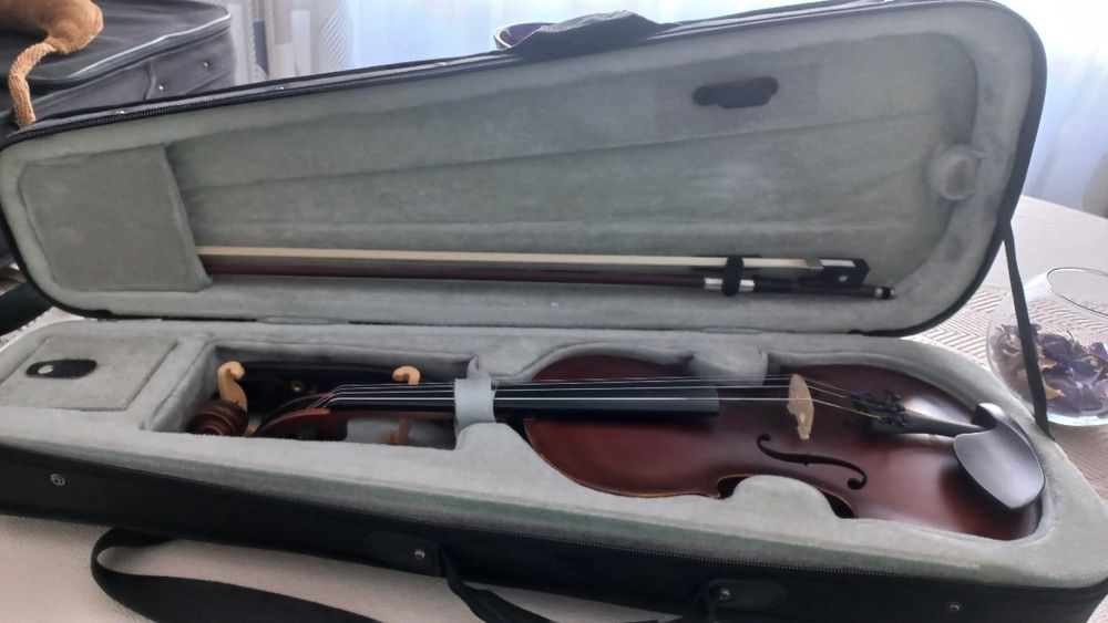 Скрипка 1/4 продам