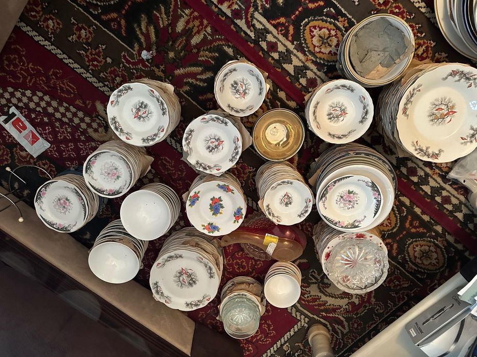 Посуда ( тарелки,косушки)