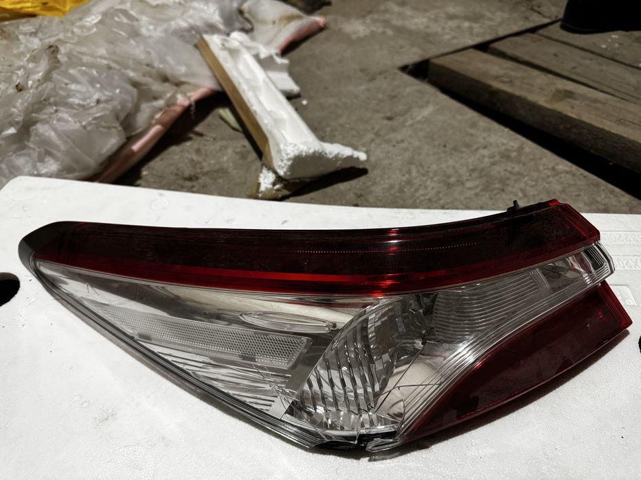 Левый задний фонарь Тойота Камри 70