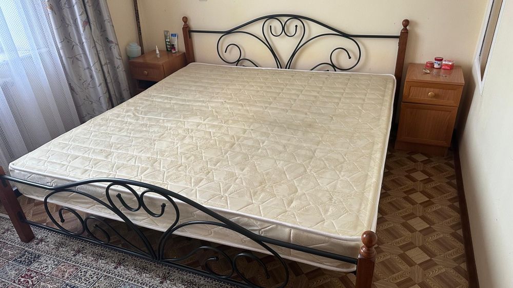 Кровать двухспальная!